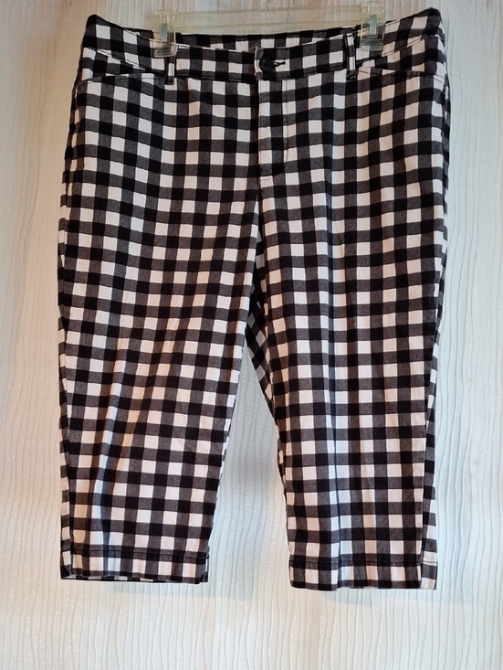St. John's Bay Pants - St. John's Bay Black and White Gingham Capris